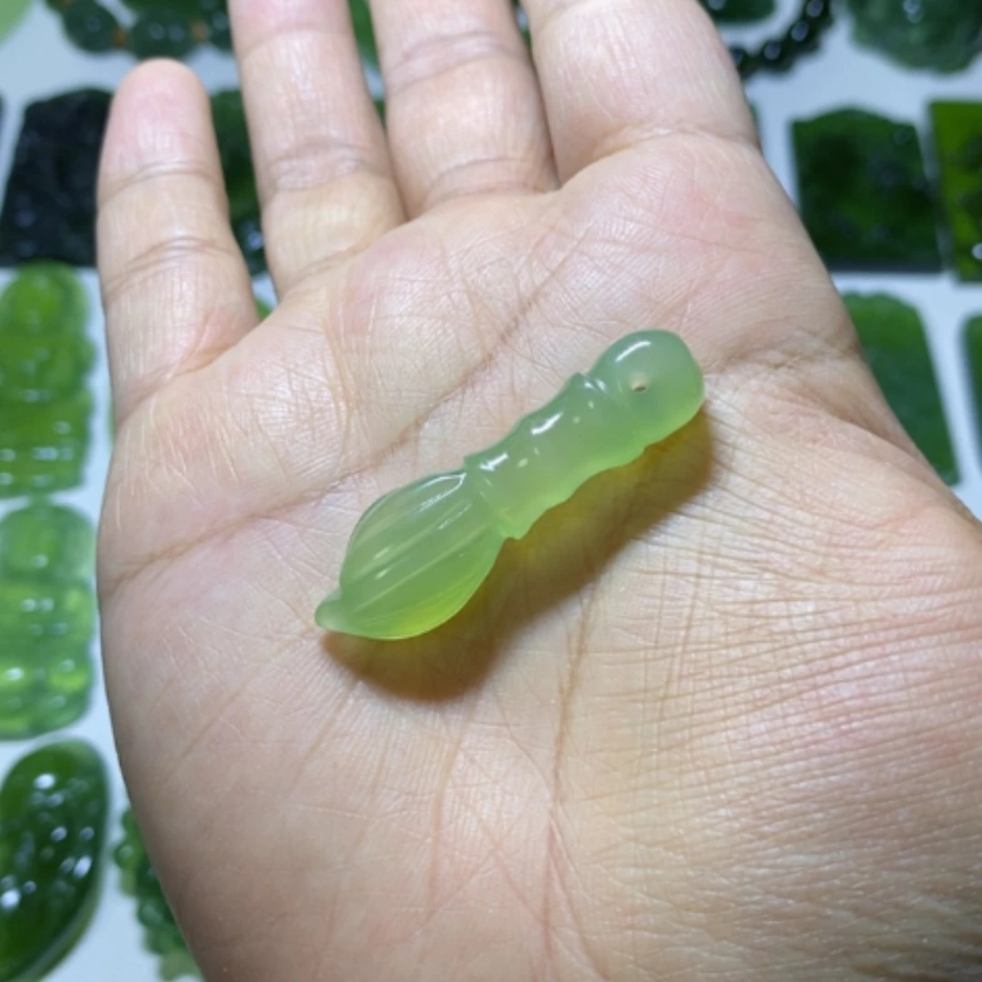 【闪购商品】未镶嵌蛇纹石玉颈饰