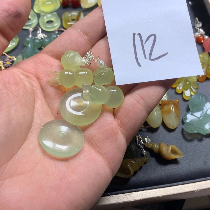 健****合金蛇纹石玉耳钉