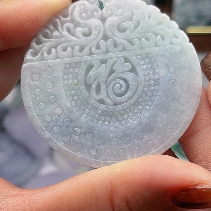 翡翠未镶嵌颈饰挂件