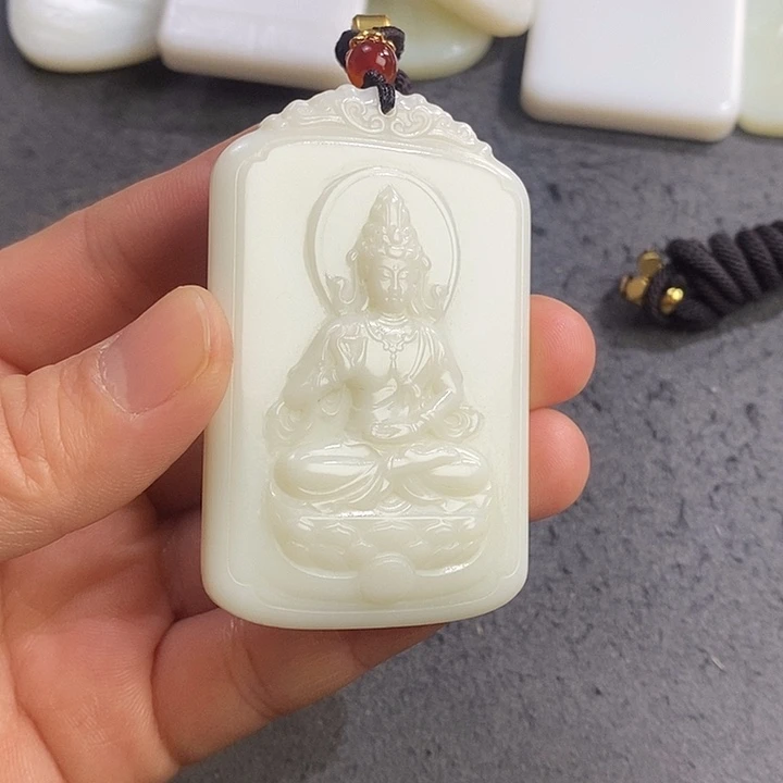 李***面和田玉未镶嵌颈饰