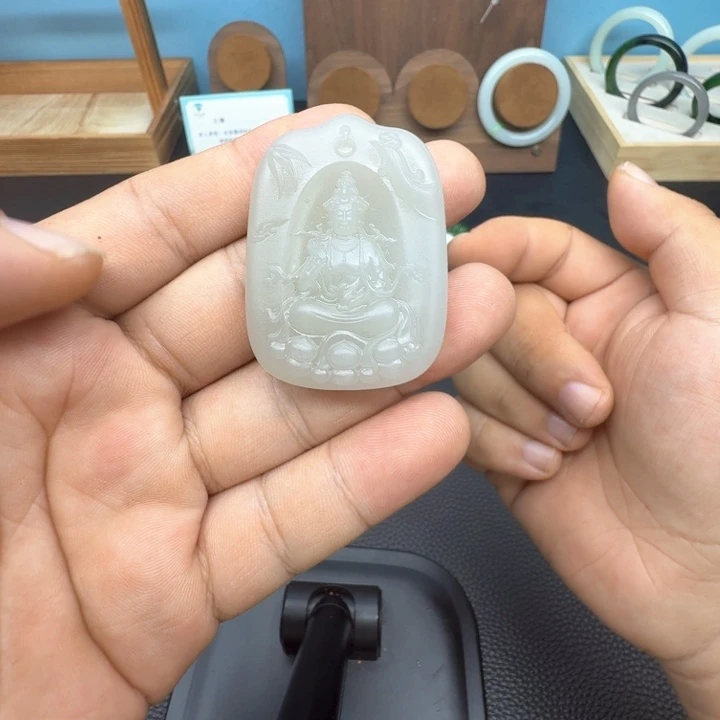 颈饰未镶嵌和田玉临*