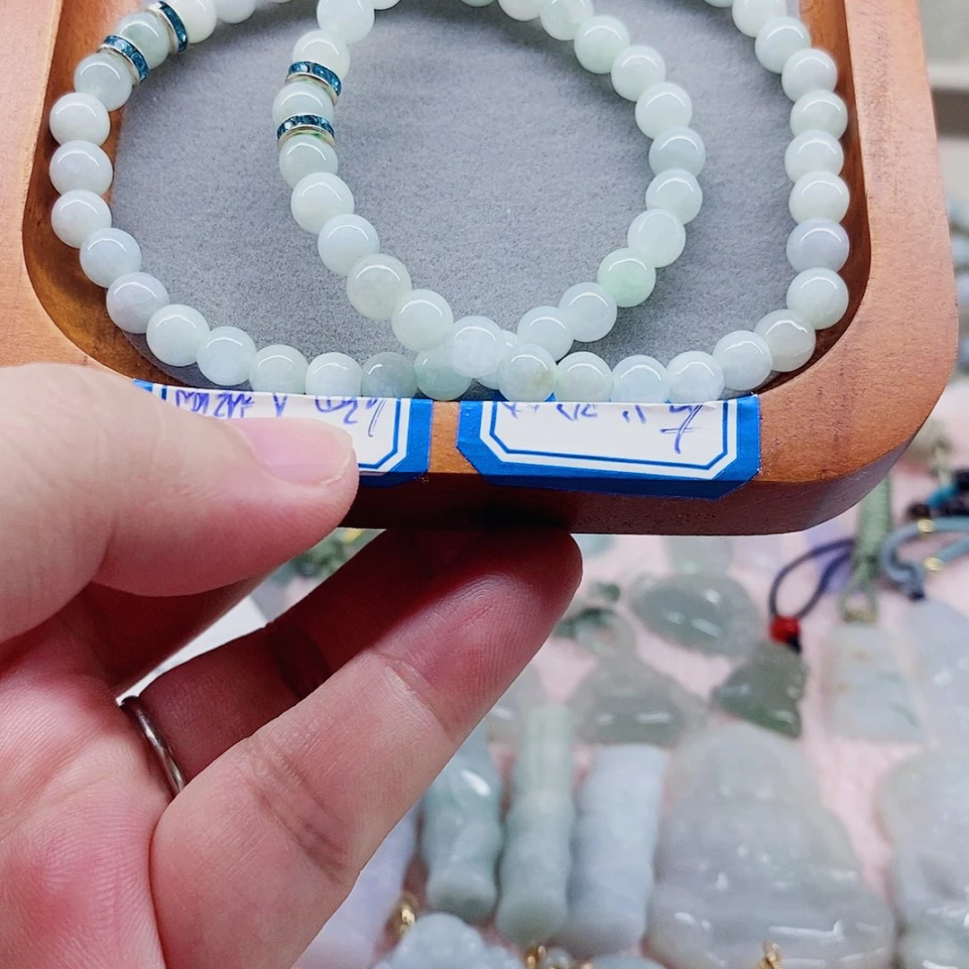 颈饰未镶嵌翡翠天然