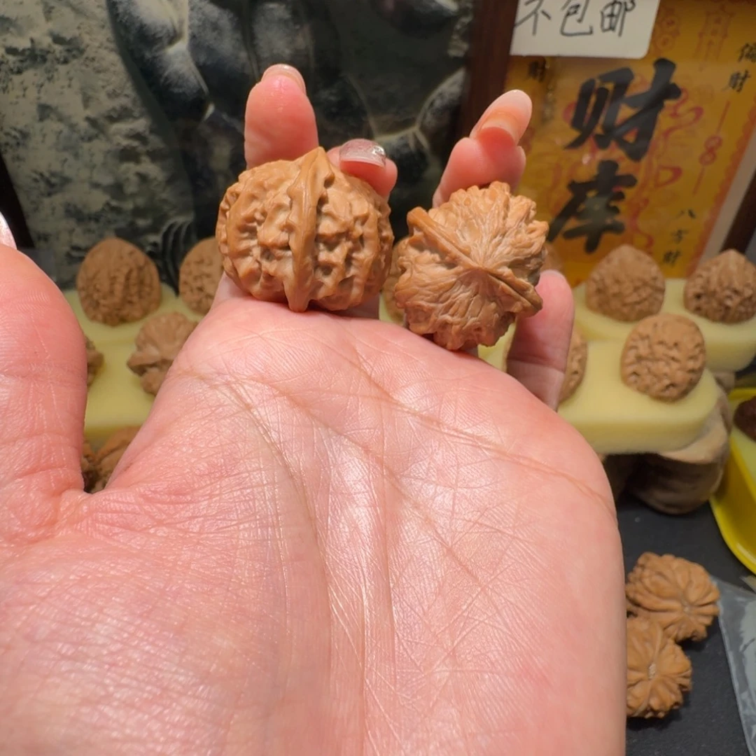 吊坠文玩核桃赤灵子