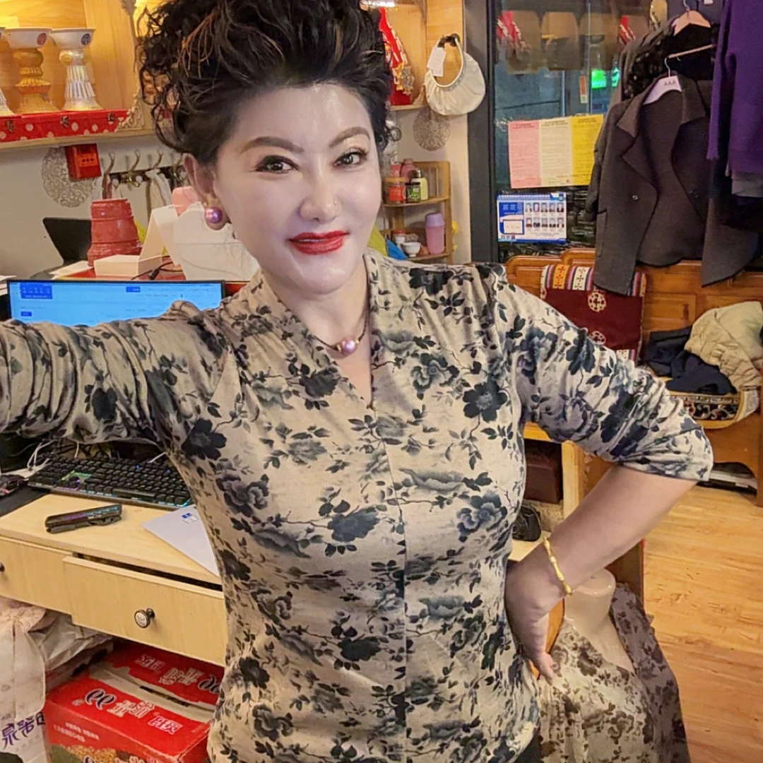 V领纯棉碎花内搭打底衣 拍一发二（发不同的颜色）