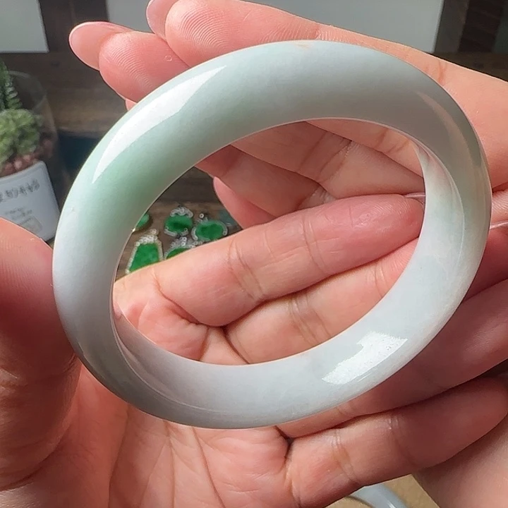 翡翠未镶嵌手镯翡翠600