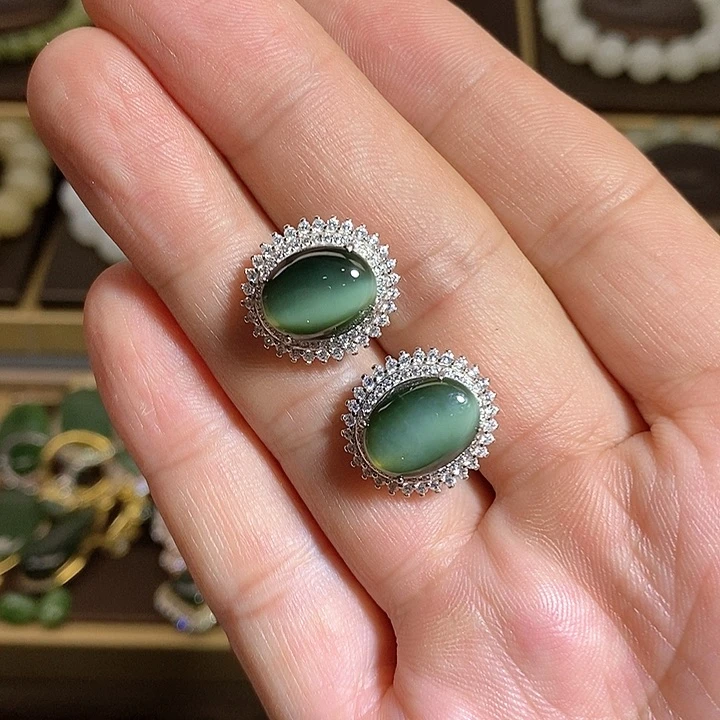 【闪购商品】银S925镶嵌和田玉（碧玉）耳钉