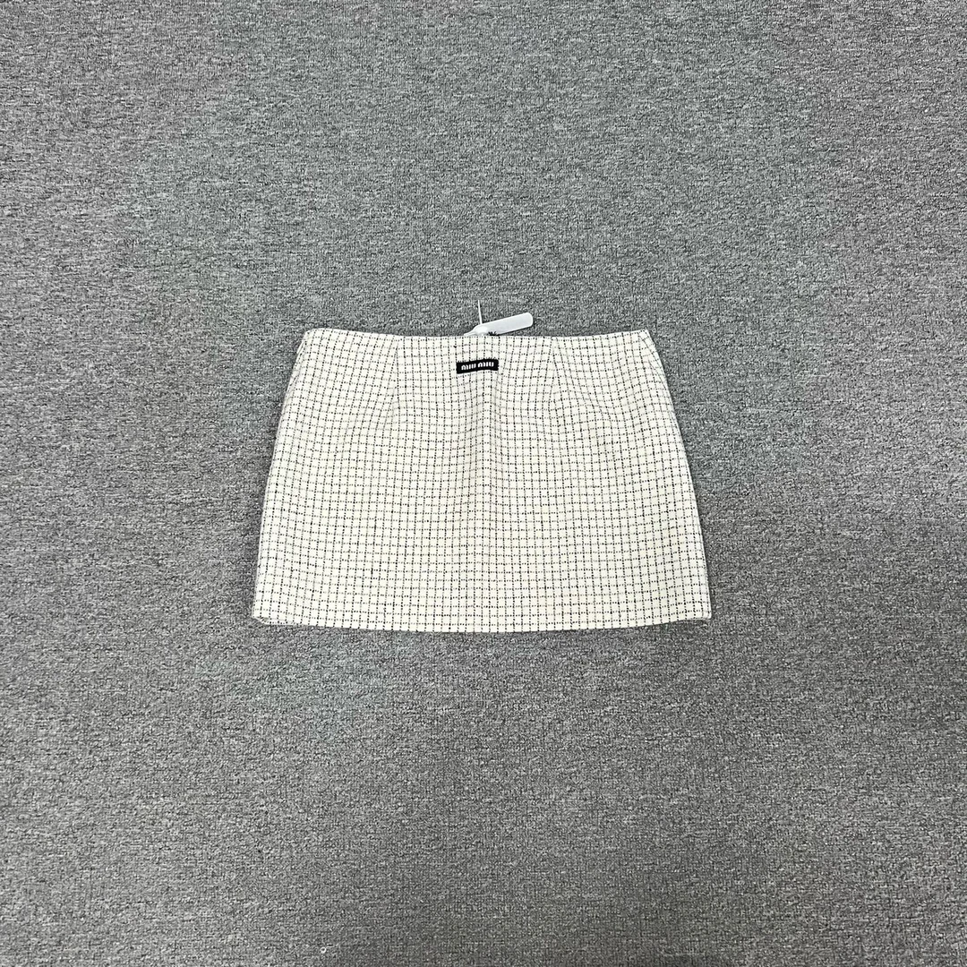 99新 AMIPARIS 缪缪 白色 字母Logo 格子 短裙 42码 99新
