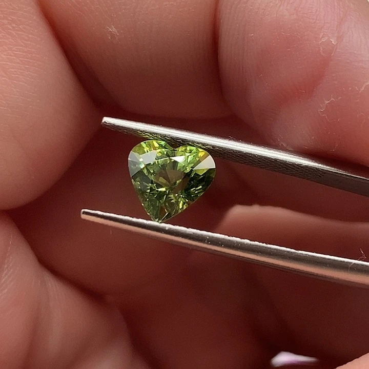 蓝宝石裸石1.845克拉
