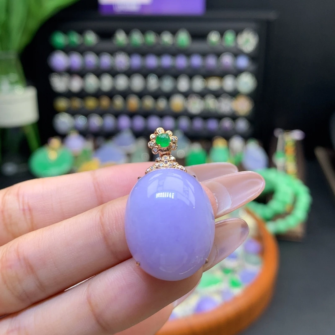 翡翠18K金镶嵌颈饰