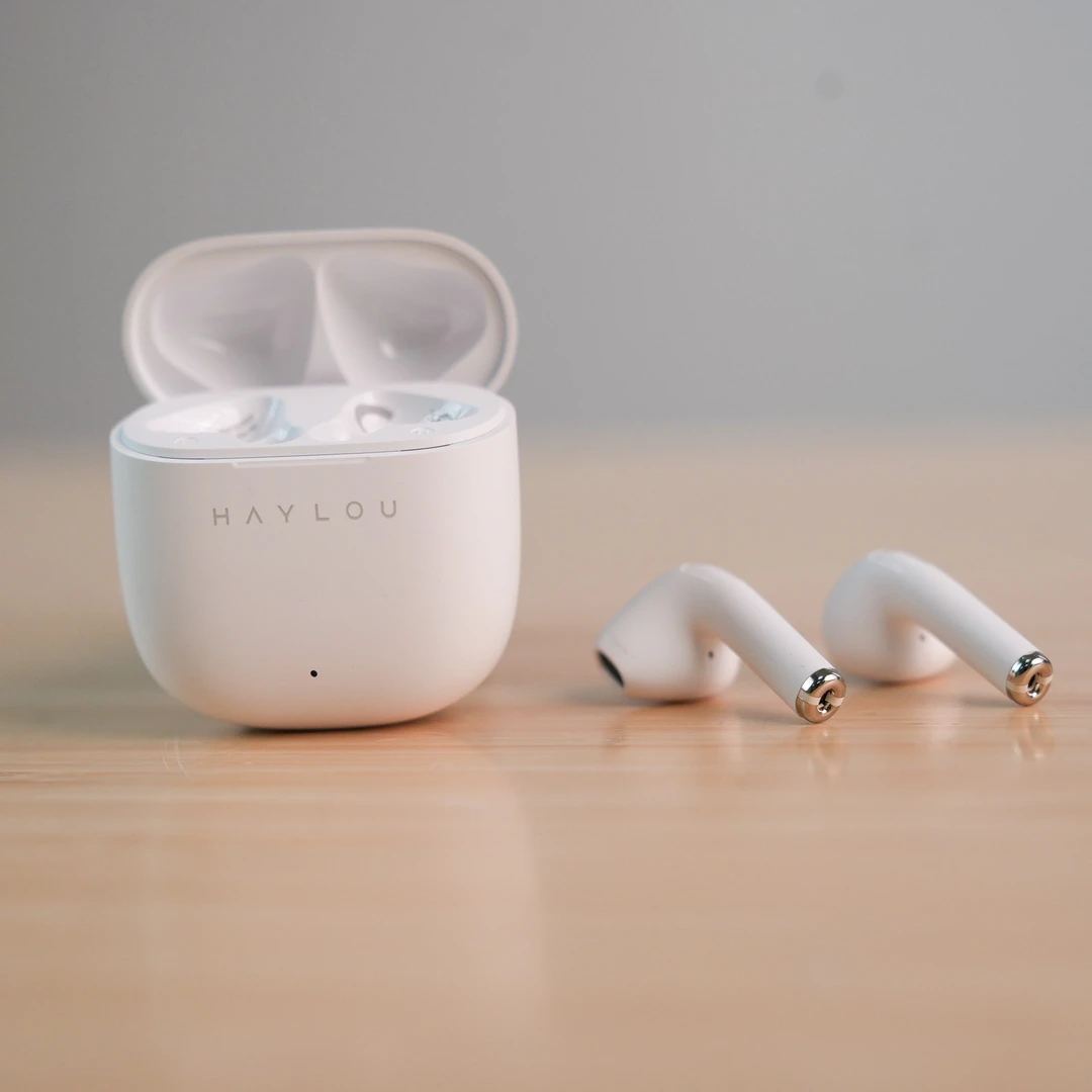 准新品  嘿喽X1C高音质半入耳式真无线蓝牙5.3耳机