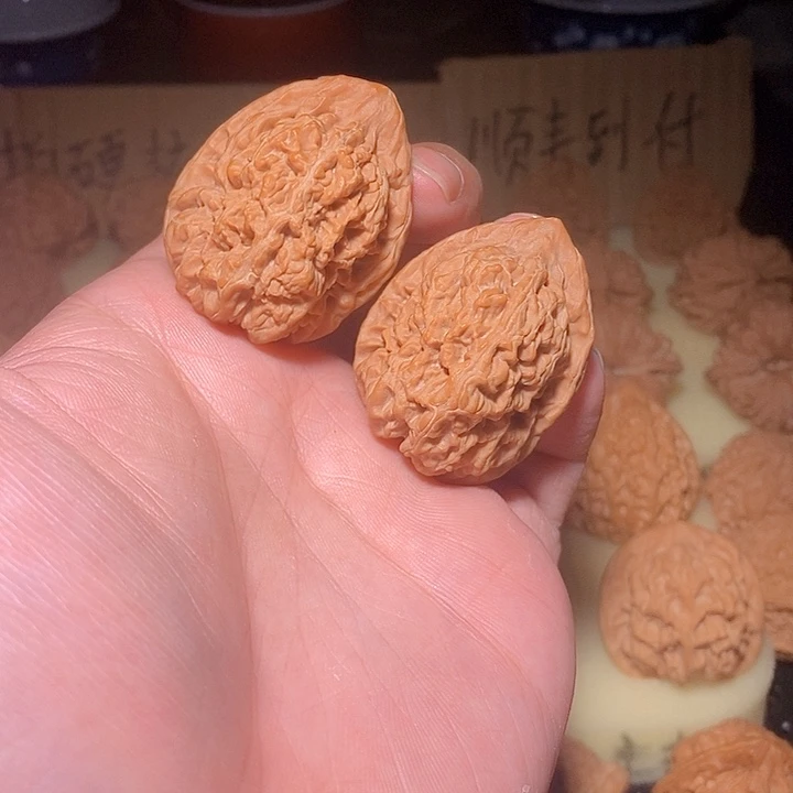 文玩核桃手把件东皇粗筋