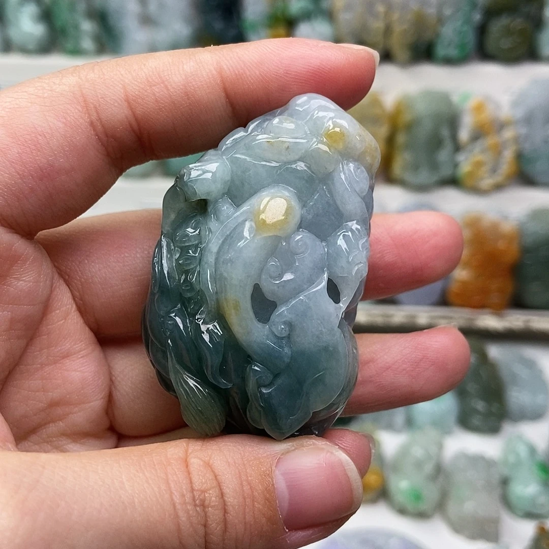 翡翠未镶嵌吊坠(赠链)口含珠