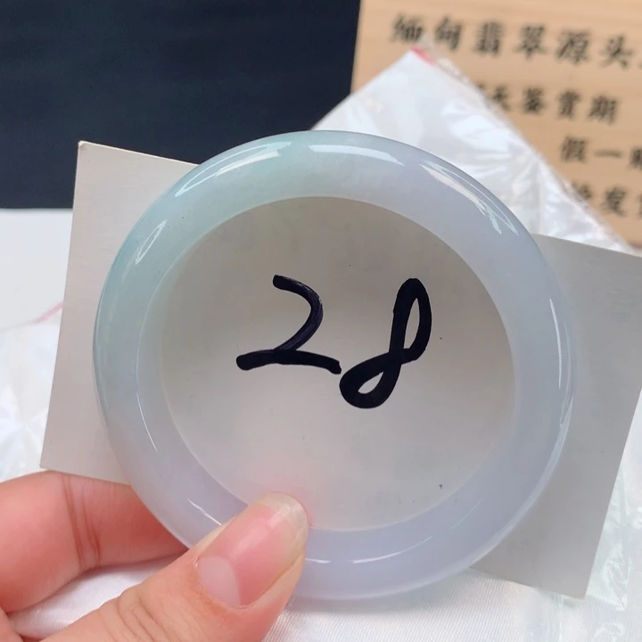 翡翠手镯未镶嵌正圈55.56