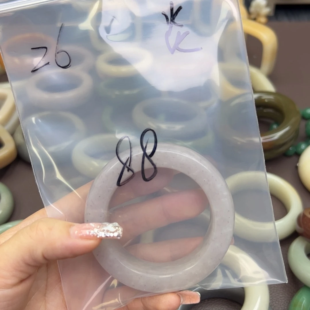 石英质玉手镯未镶嵌炎