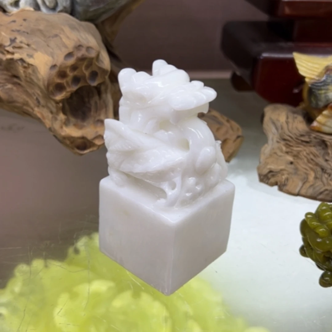 【闪购商品】蛇纹石玉（覆膜）未镶嵌珠宝奇石