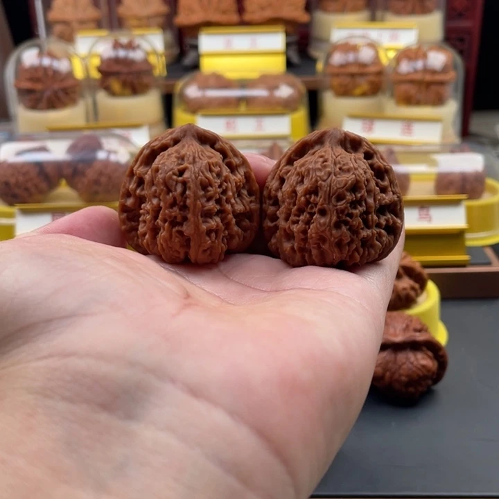 把件文玩核桃三角疆，全品，尺寸42