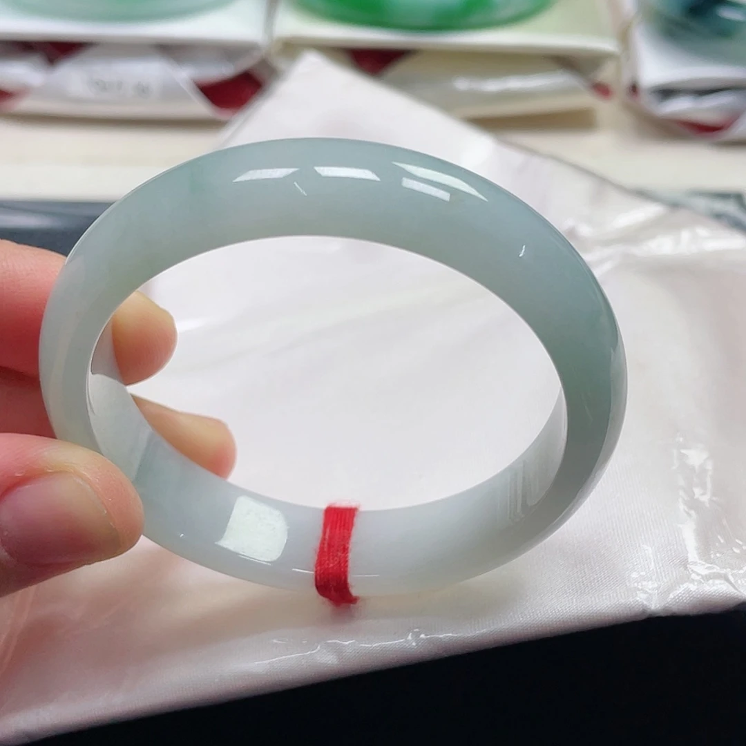 未镶嵌手镯（贵妃镯）翡翠缅甸翡翠