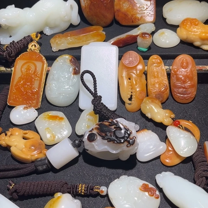 和田玉未镶嵌车挂