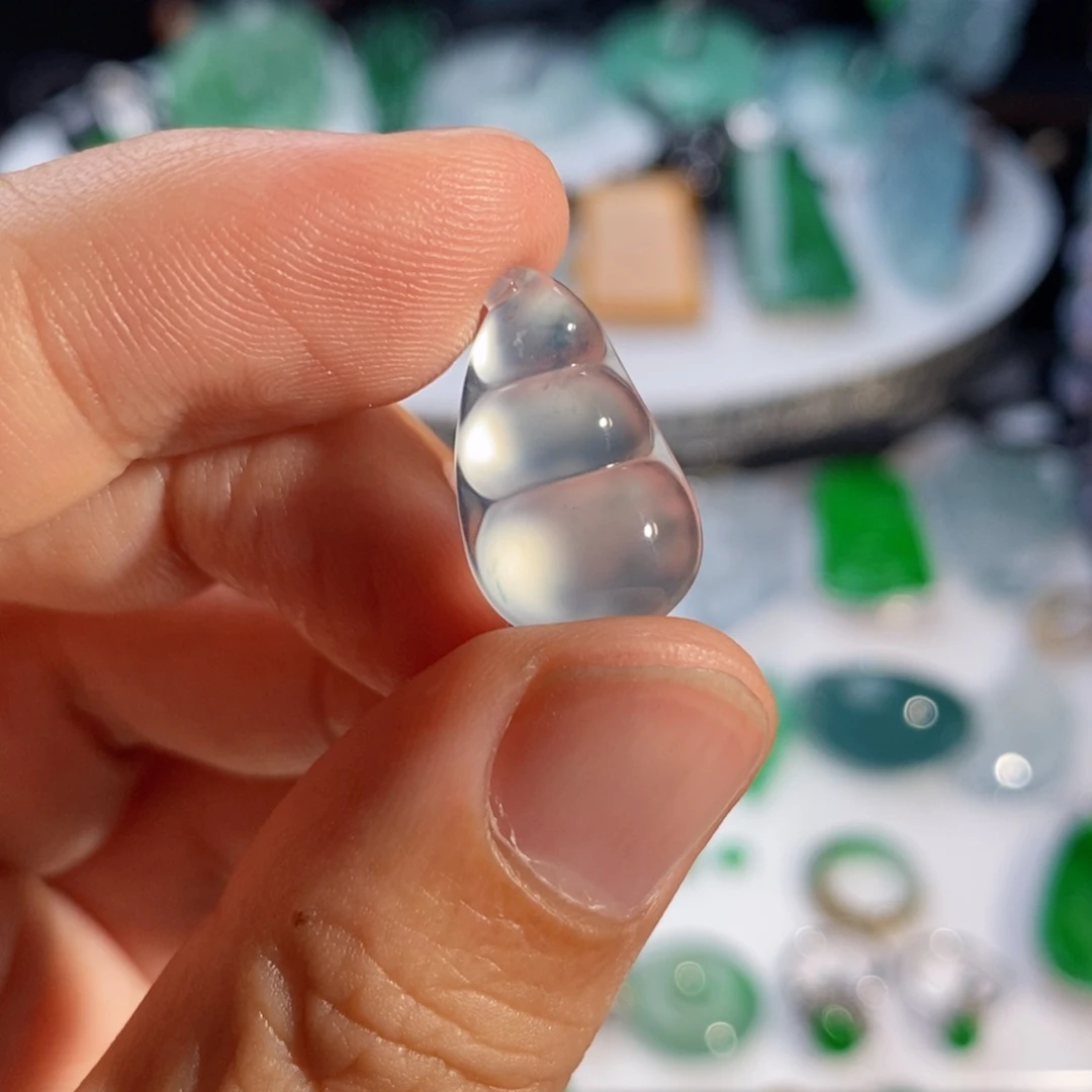 翡翠未镶嵌颈饰玻璃种福豆