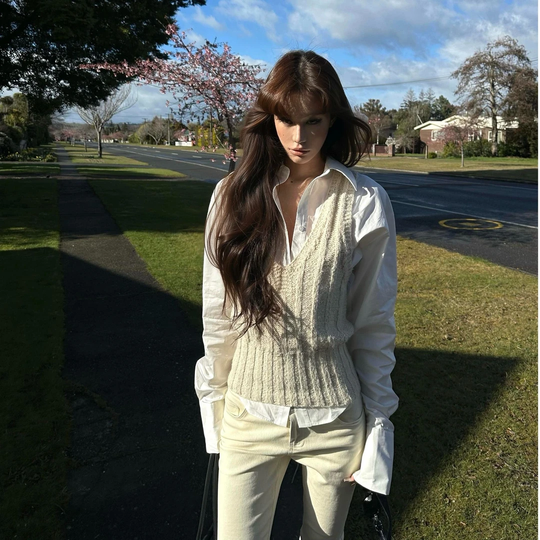 秋季2025新款轻熟风气质辣妹长袖衬衫上衣百搭时尚叠穿针织马甲女