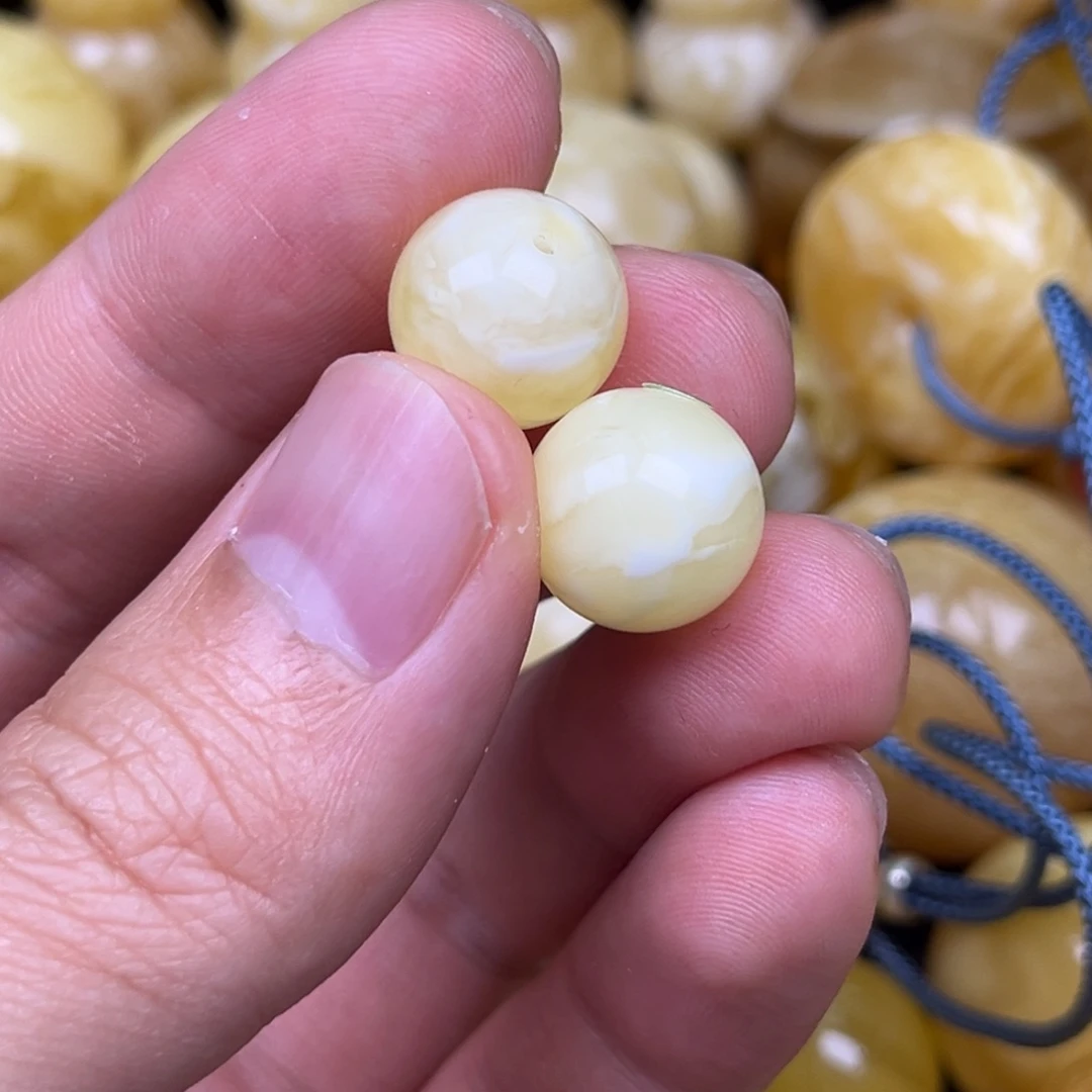 琥珀裸石未镶嵌耶***子