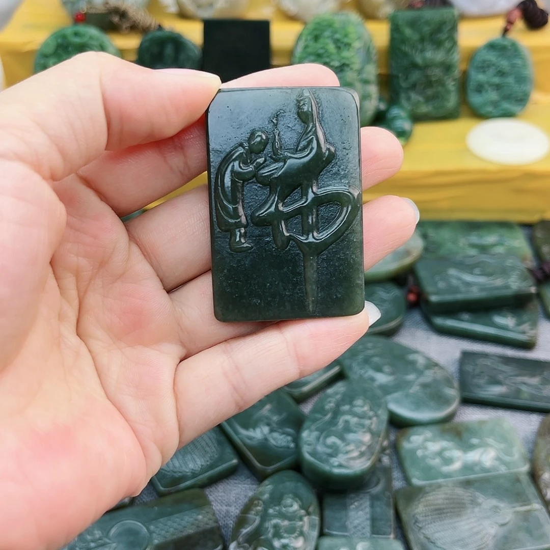 和田玉未镶嵌颈饰