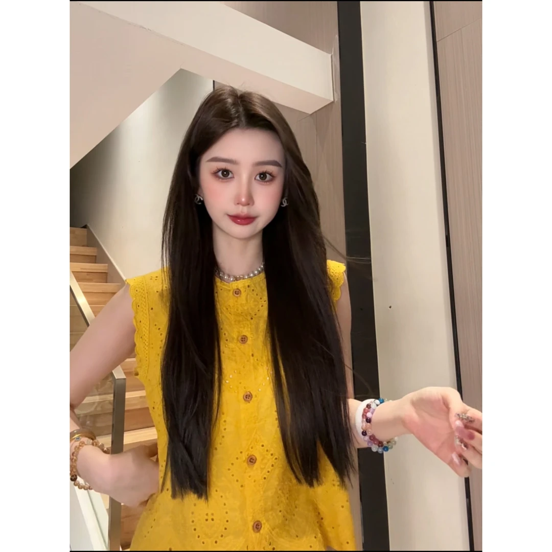 新款蕾丝镂空钩花无袖短款衬衫女夏季2025娃娃小衫圆领马甲上衣潮