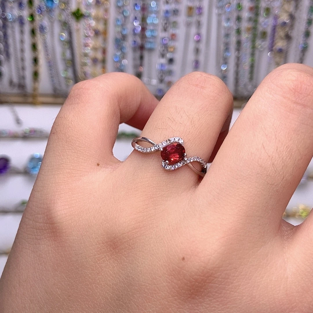 银S925镶嵌石榴石戒指