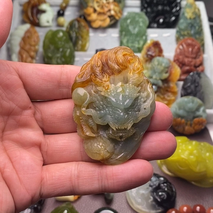 蛇纹石玉合金颈饰