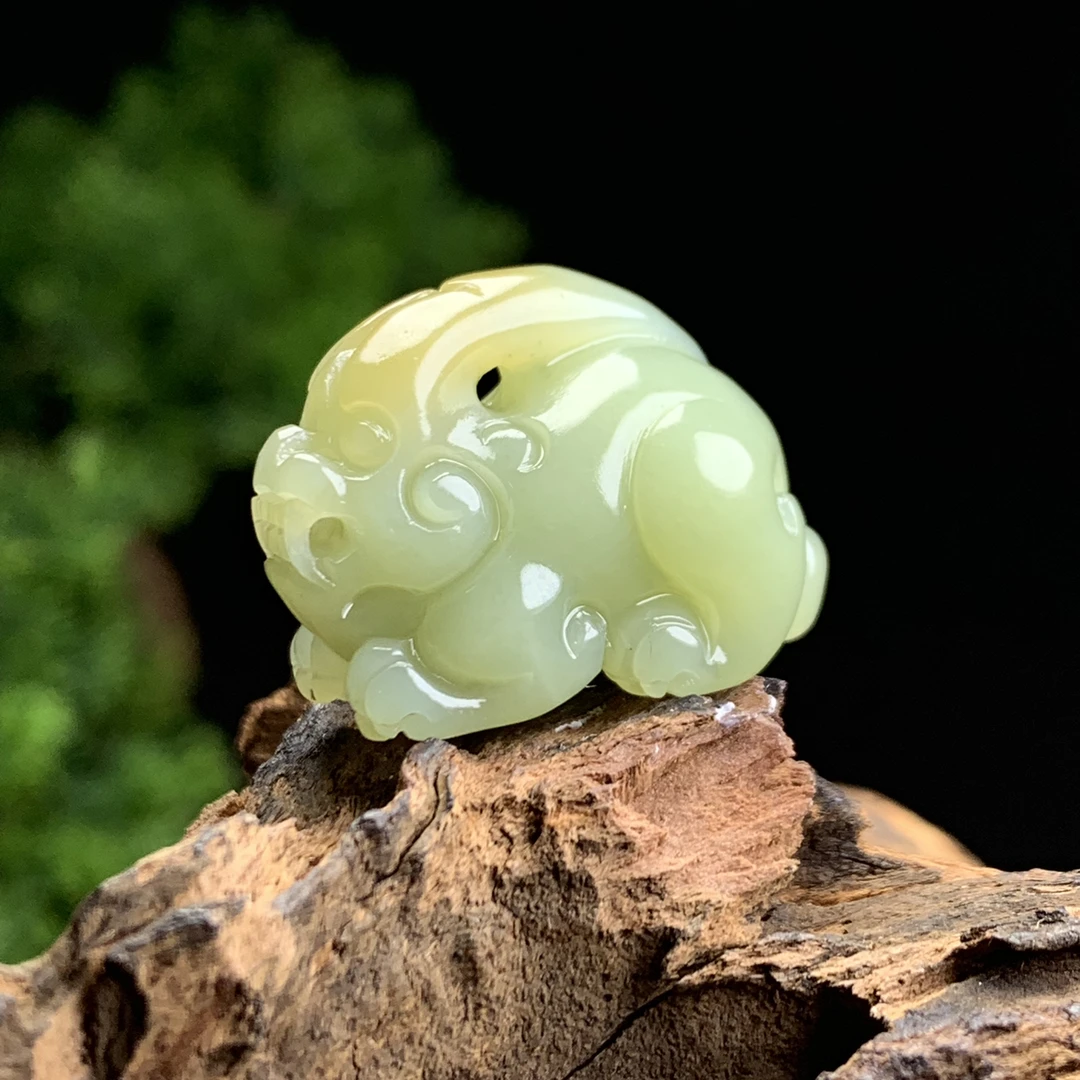 天然新疆和田玉招财进宝貔貅吊坠尺寸26*15*20重量11克