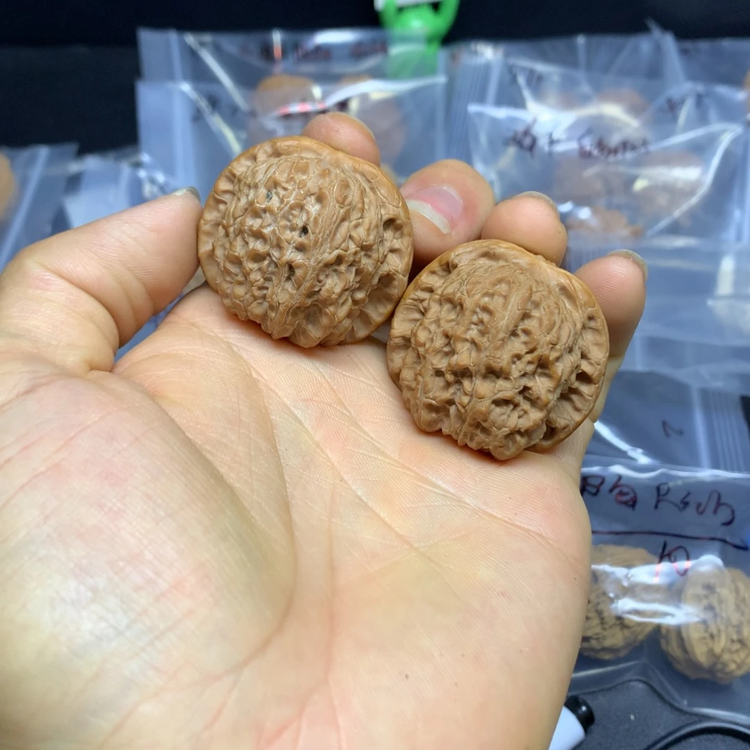 文玩核桃把件40血麒麟有修