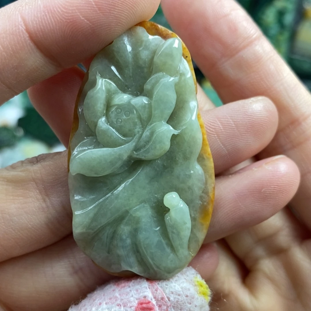 翡翠颈饰未镶嵌小***天