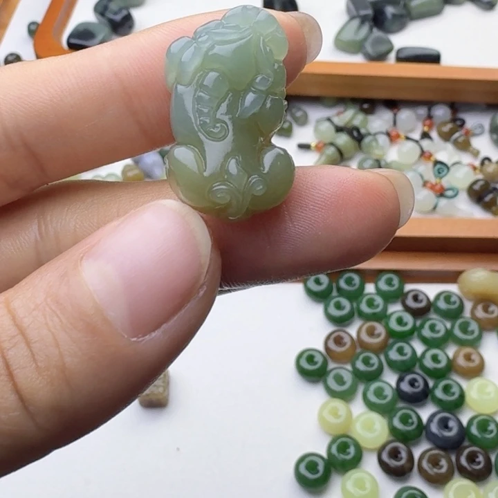 和田玉未镶嵌挂件