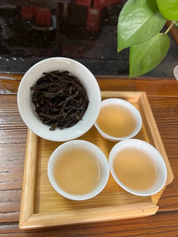 凤凰单丛老枞锯朵仔杏仁香回甘耐泡