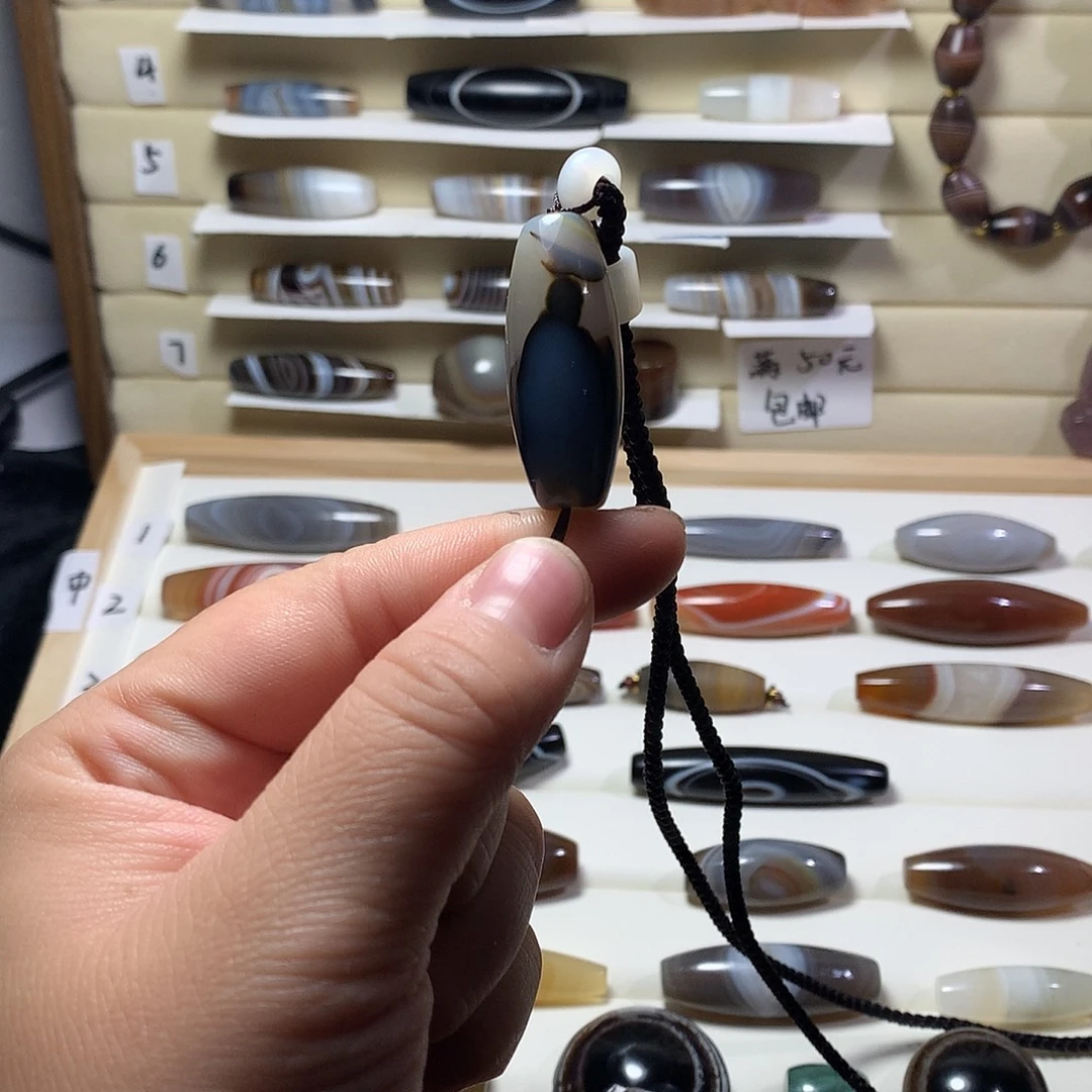 元***店玛瑙/玉髓未镶嵌颈饰