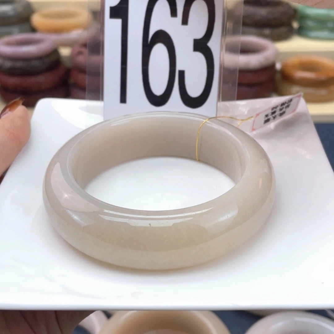 【闪购商品】石英质玉手镯未镶嵌