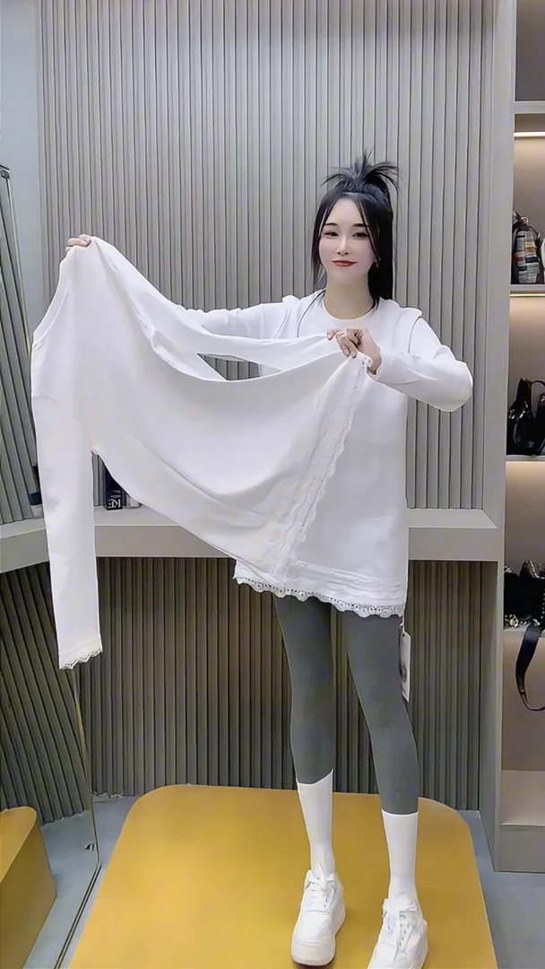慵懒风白色蕾丝边长袖T恤女2025新款爆款秋季宽松内搭打底衫上衣