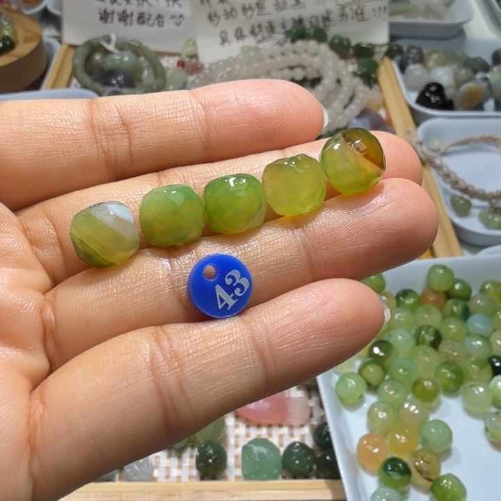 和田玉未镶嵌珠宝半成品