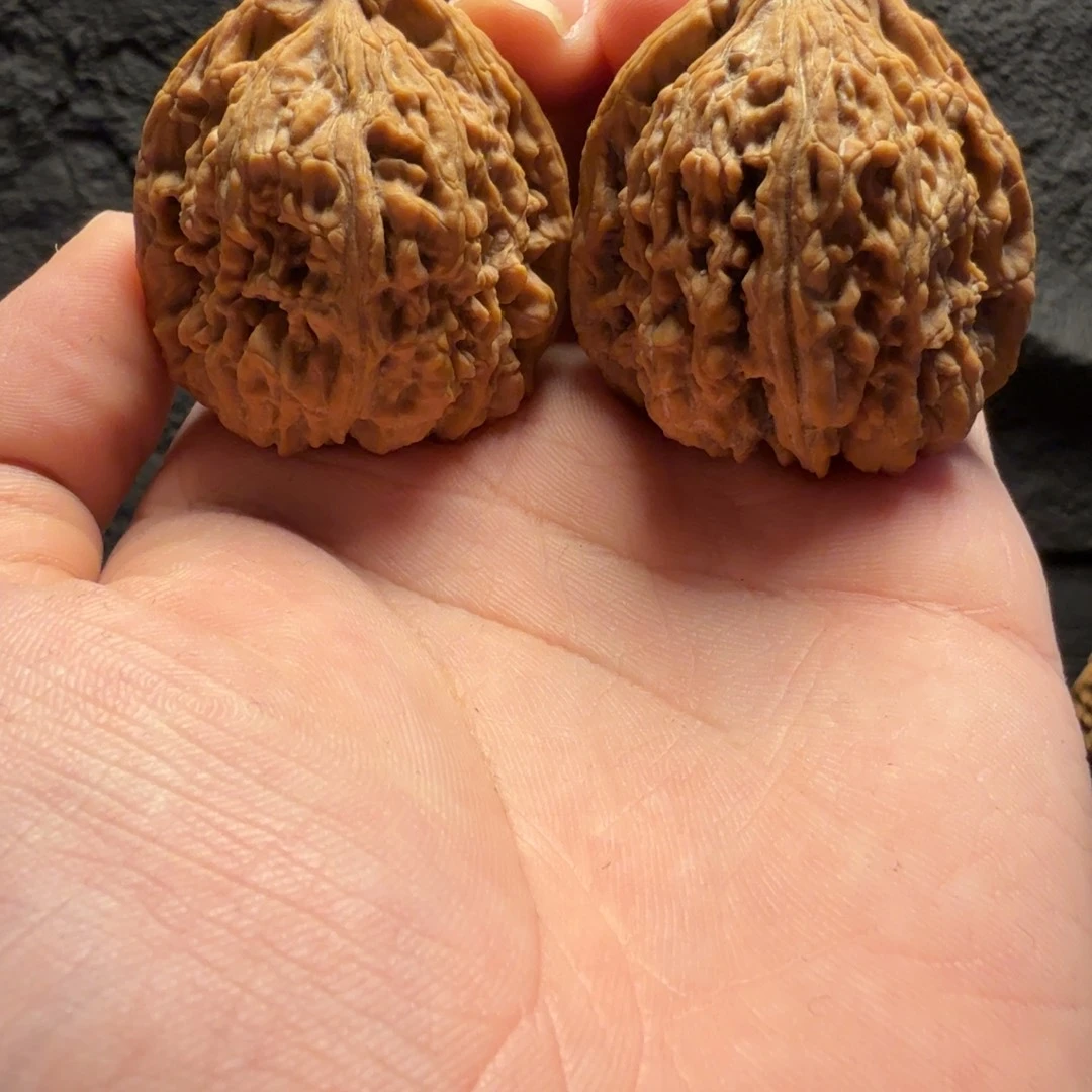 文玩核桃吊坠2号边38高41三角炮