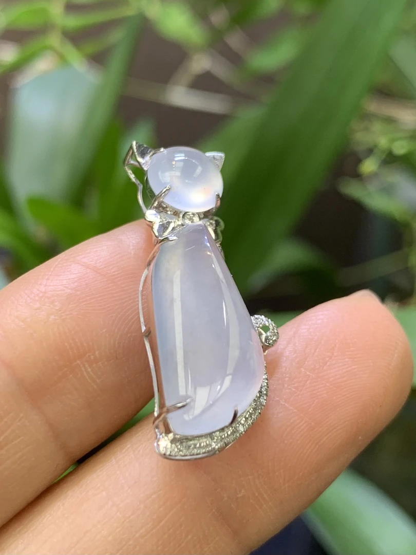 白冰猫咪吊坠天然翡翠A货整体：28*9.7*8.3mm2.10xx气质白色女士