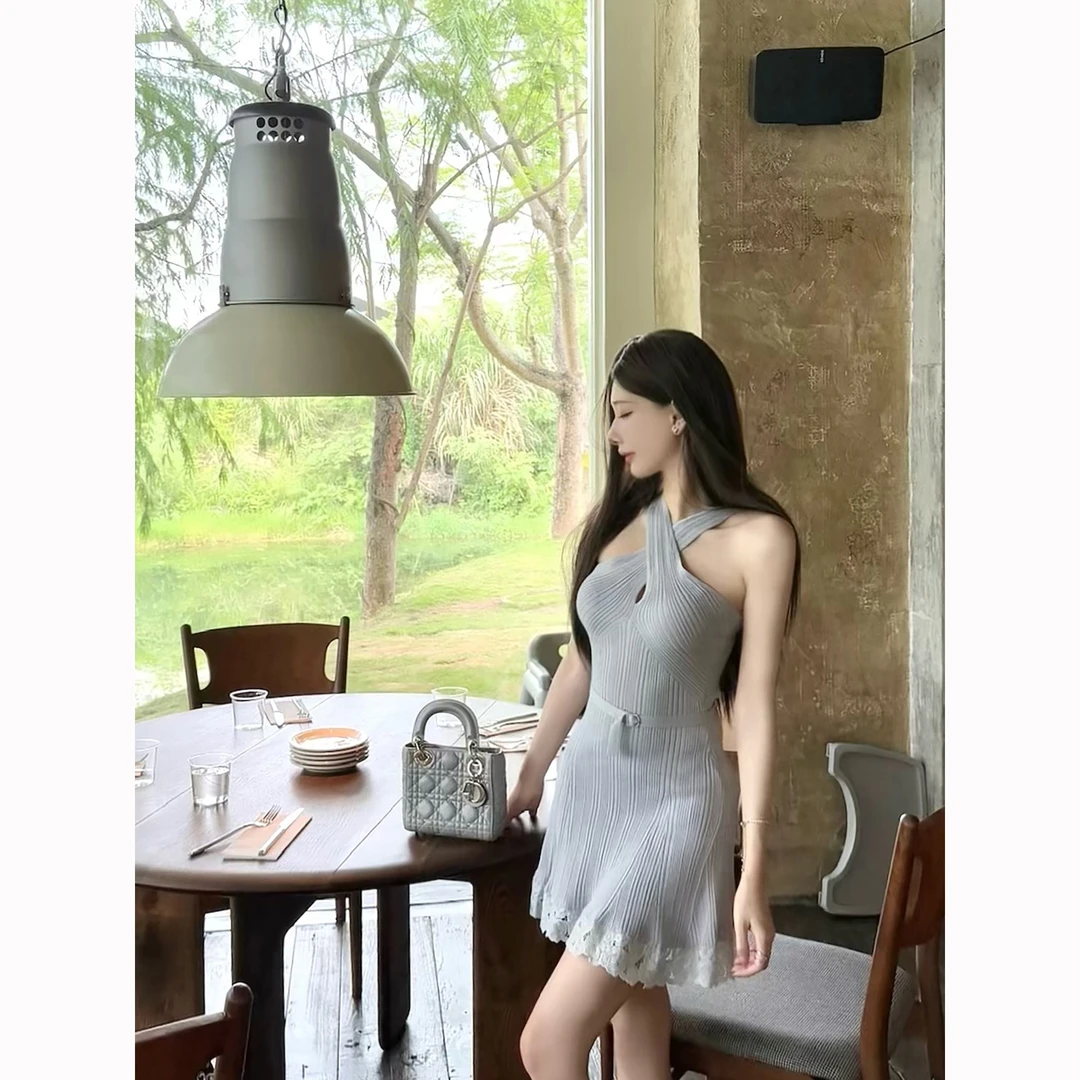 夏季新款小香风气质修身挂脖蕾丝边设计高级感腰带显瘦连衣裙