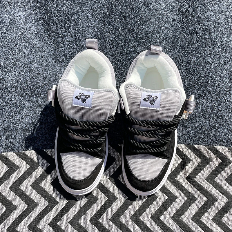 小众新款运动拼色黑白面包鞋男女鞋百搭潮流大码加厚情侣休闲板鞋