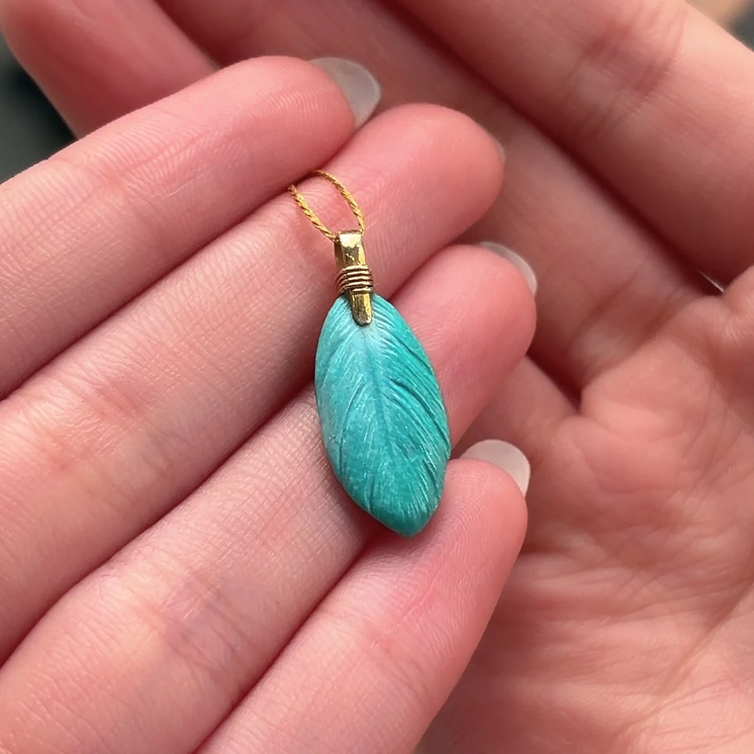 绿松石未镶嵌颈饰