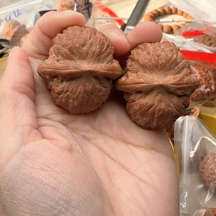 文玩核桃吊坠不****头血麒麟38.8