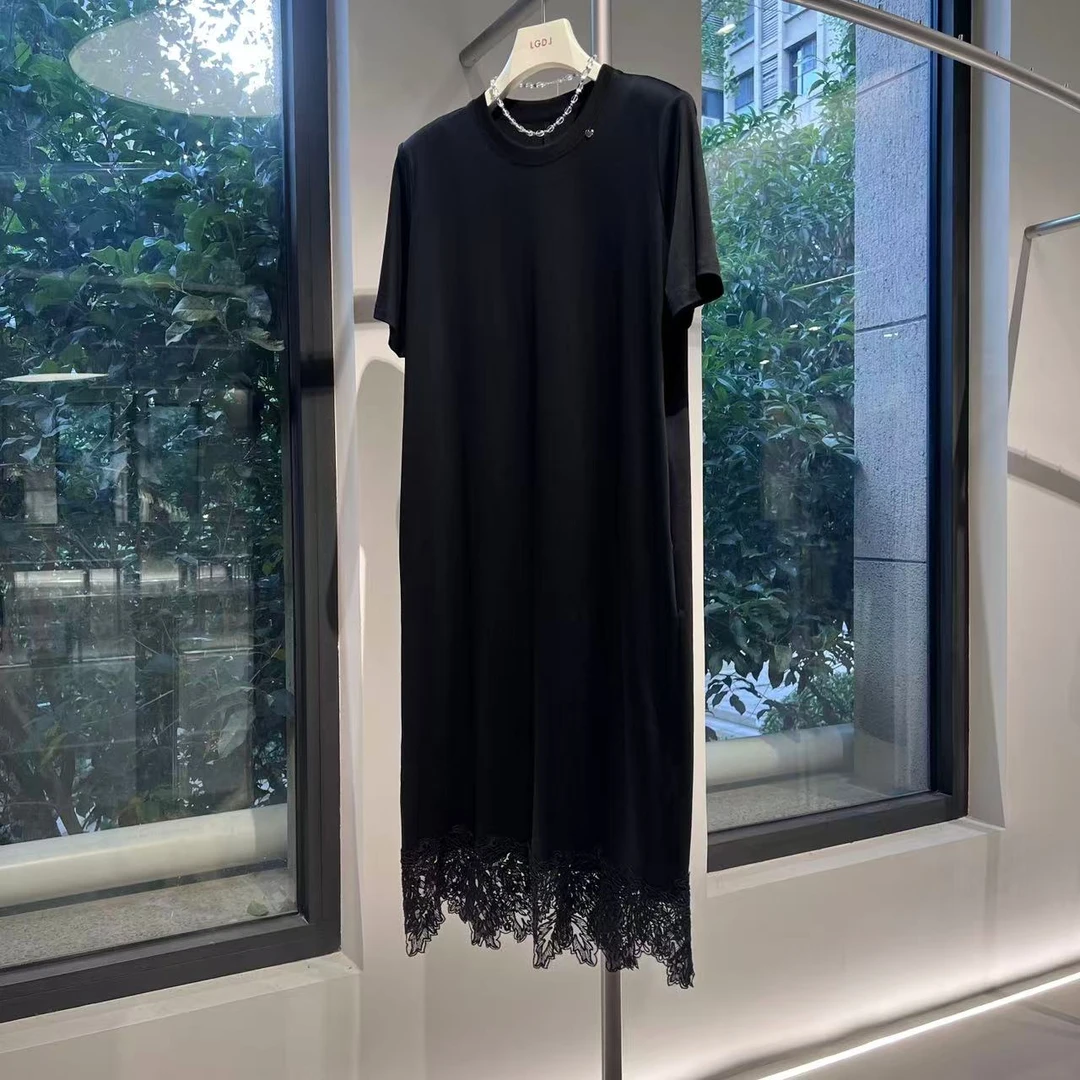 下摆蕾丝拼接针织弹力连衣裙