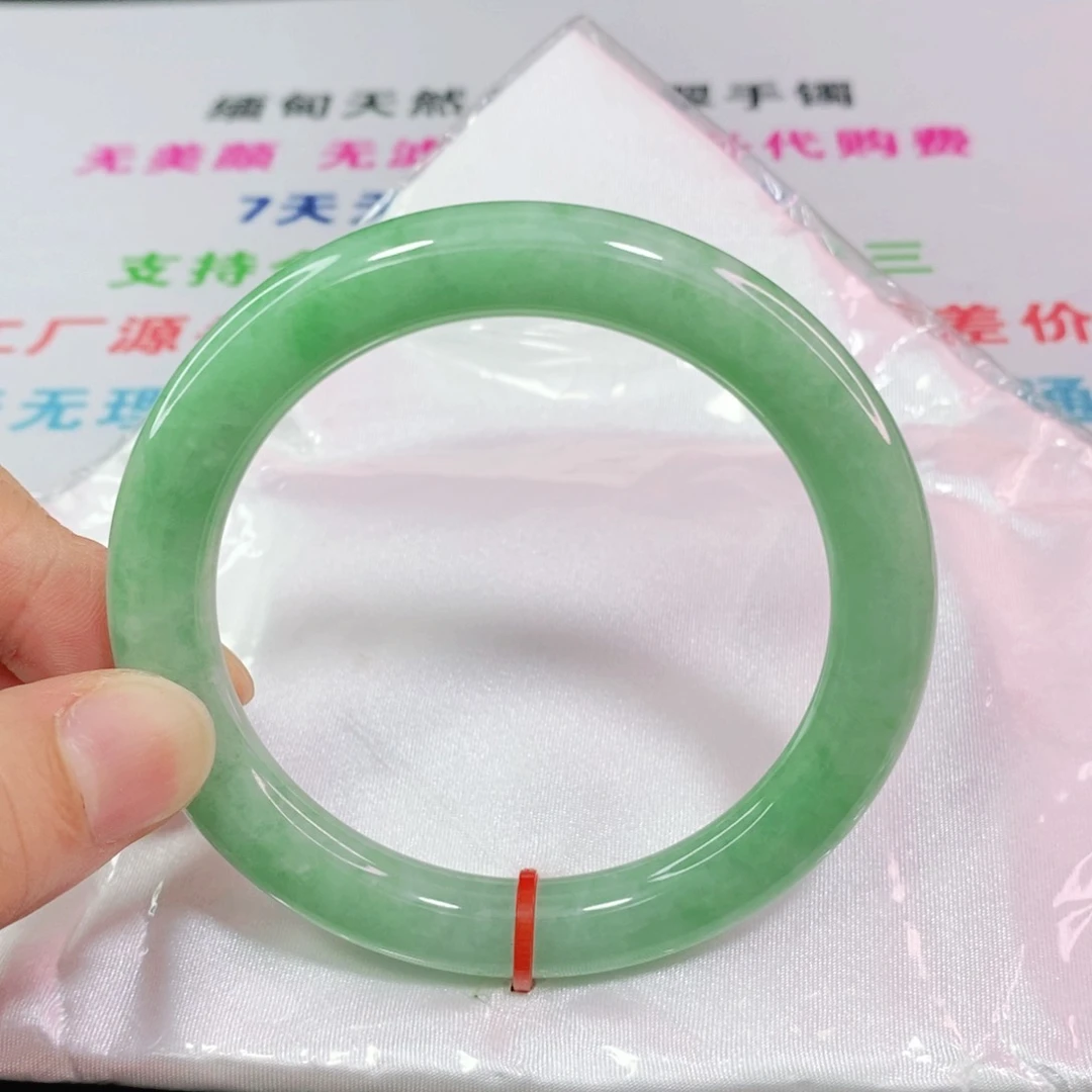 翡翠手镯未镶嵌58-59圈口圆条