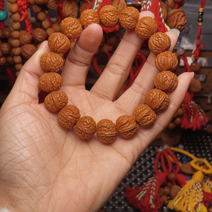 木质类龙纹桃枭挂件