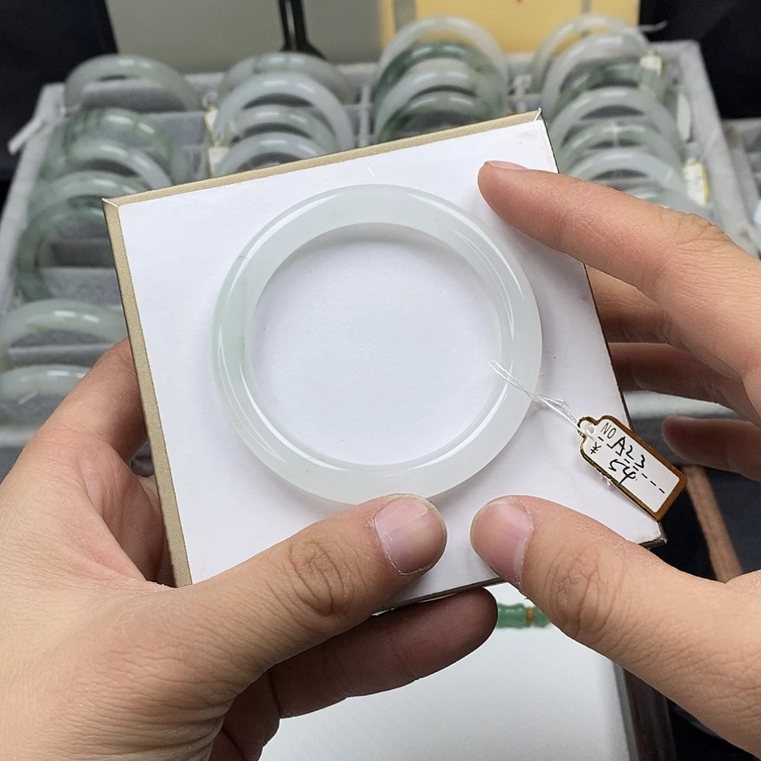 石英质玉未镶嵌手镯54圈口