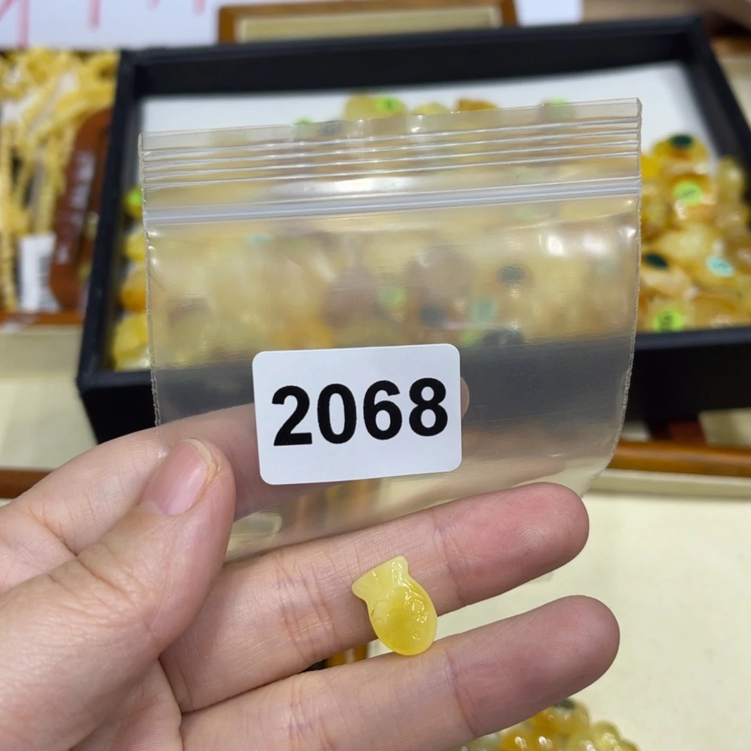 琥珀珠宝奇石未镶嵌