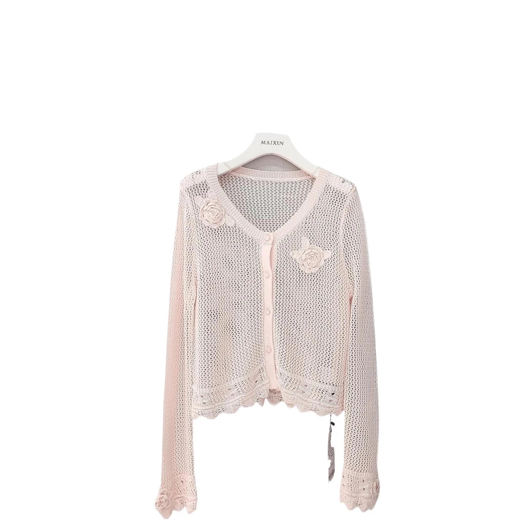 麦寻夏季新款ZKSDS04A冰淇淋粉色V领针织开衫镂空玫瑰花设计清纯